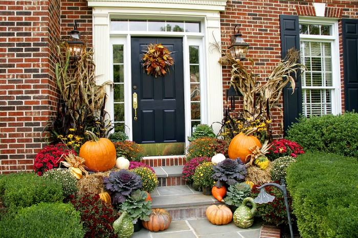 When do you start fall decorating