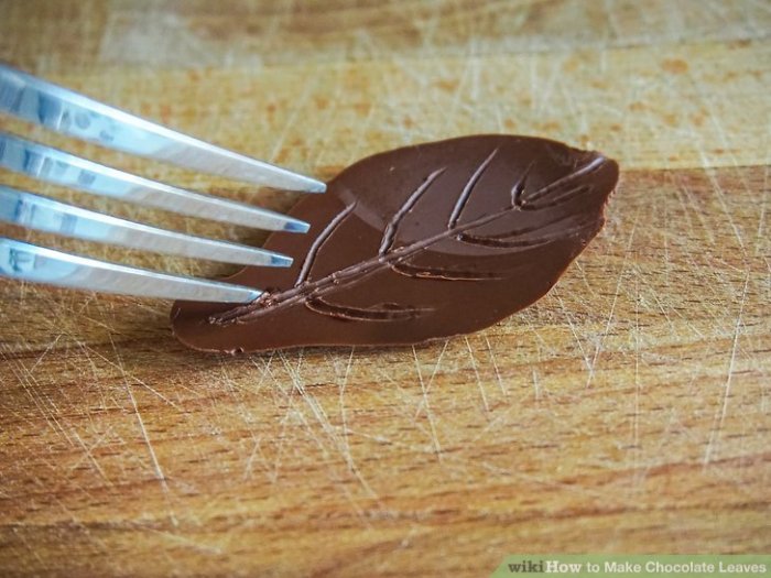 How to make chocolate leaves for decoration